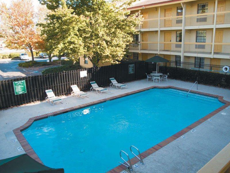 Budget Inn & Suite Atlanta Marietta Stadium Exterior foto